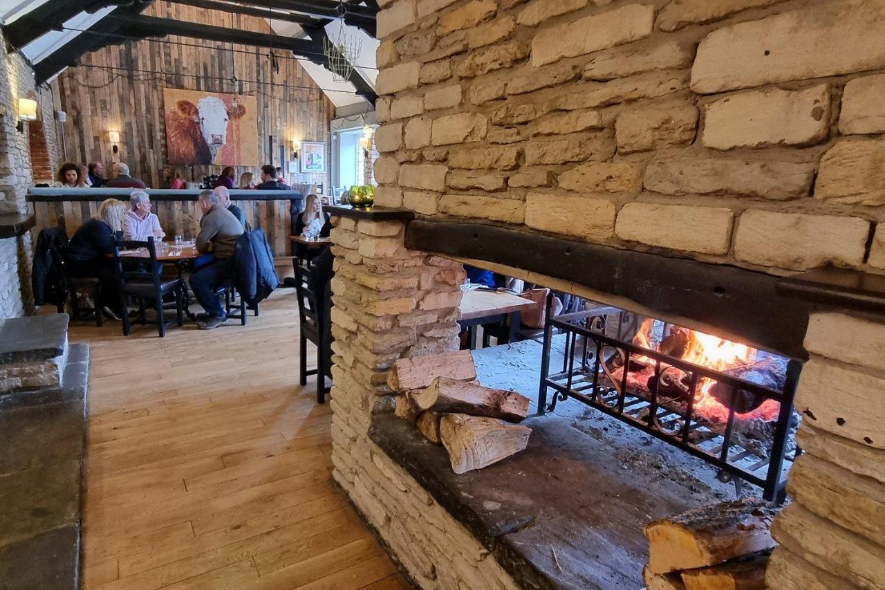 Priory Inn Tetbury Ngoại thất bức ảnh