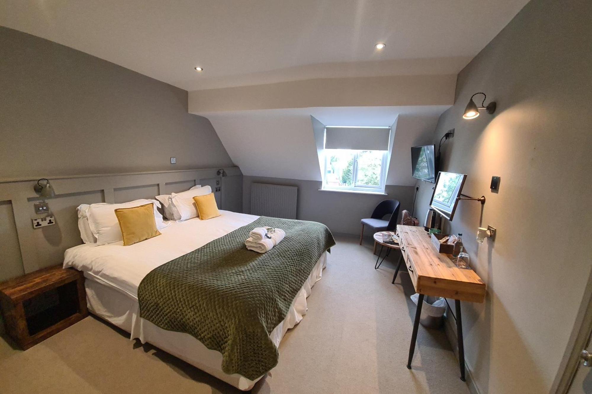Priory Inn Tetbury Ngoại thất bức ảnh
