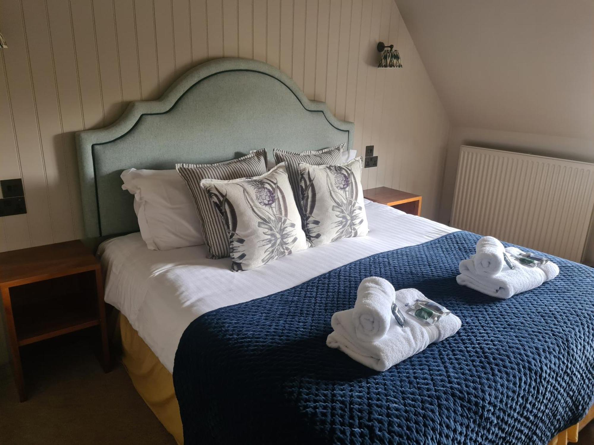 Priory Inn Tetbury Ngoại thất bức ảnh
