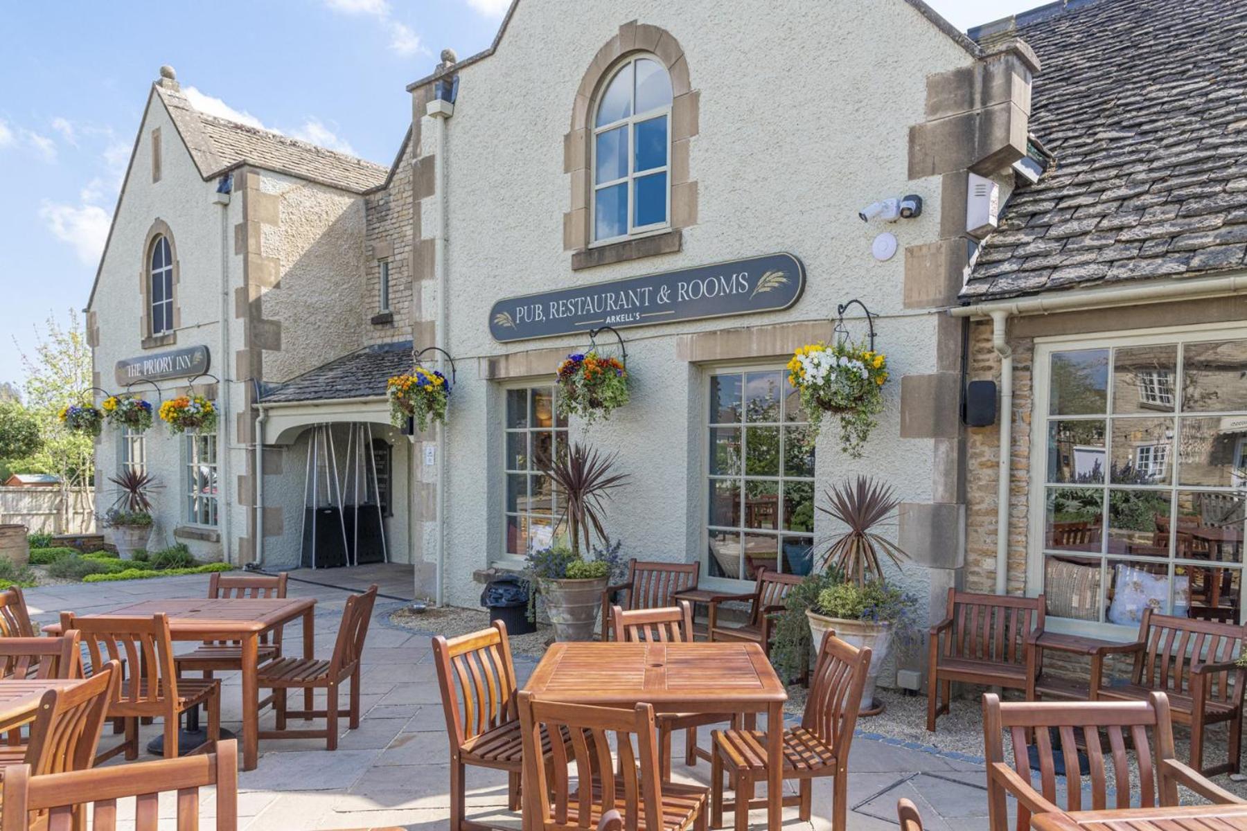 Priory Inn Tetbury Ngoại thất bức ảnh