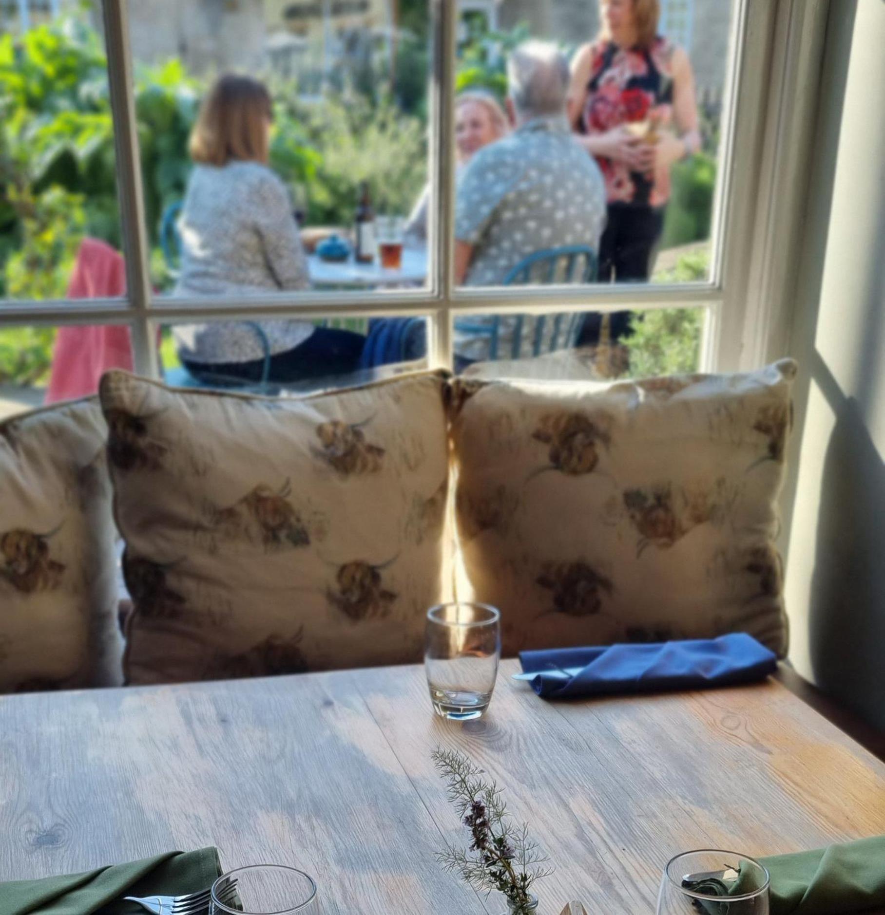 Priory Inn Tetbury Ngoại thất bức ảnh
