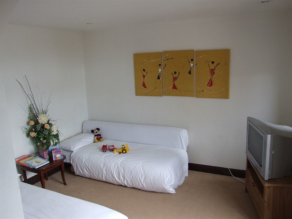 Priory Inn Tetbury Ngoại thất bức ảnh