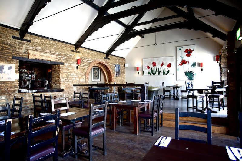 Priory Inn Tetbury Ngoại thất bức ảnh
